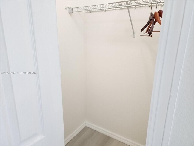 Building Photo - 10831 SW 240 Ln