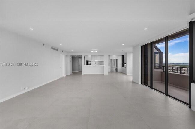 Building Photo - 251 Crandon Blvd