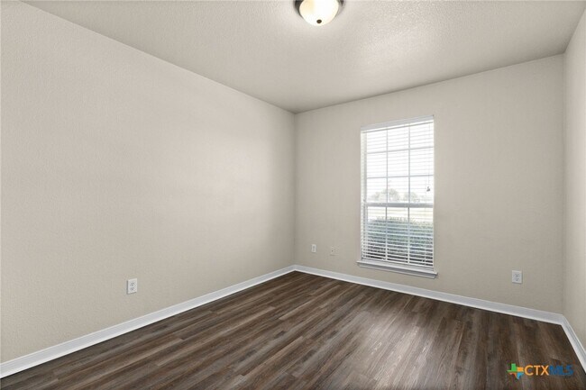 Building Photo - 6501 Alvin Dr