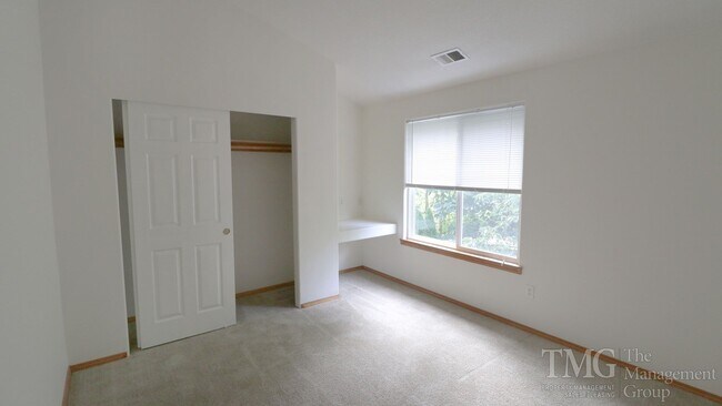 Building Photo - Beautiful 4-Bedroom Home with Custom Finishes & Thoughtful Layout