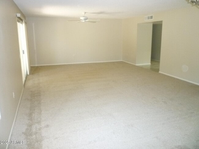 Building Photo - 12618 W Parkwood Dr