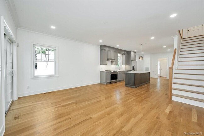 Building Photo - 233 Lincoln Ave