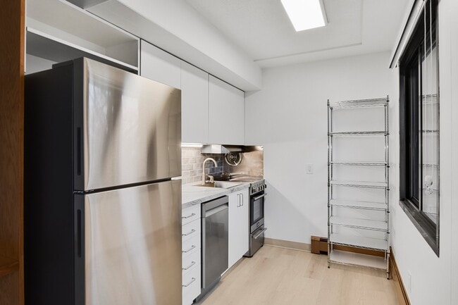 Building Photo - 934 High St