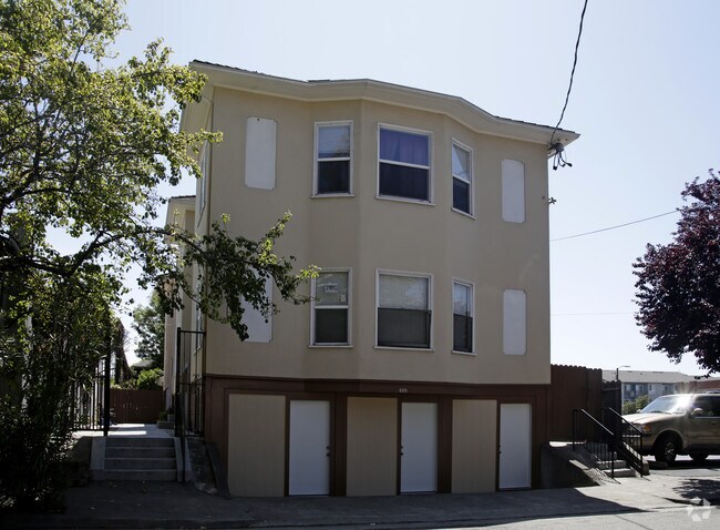 Primary Photo - 489 55th St