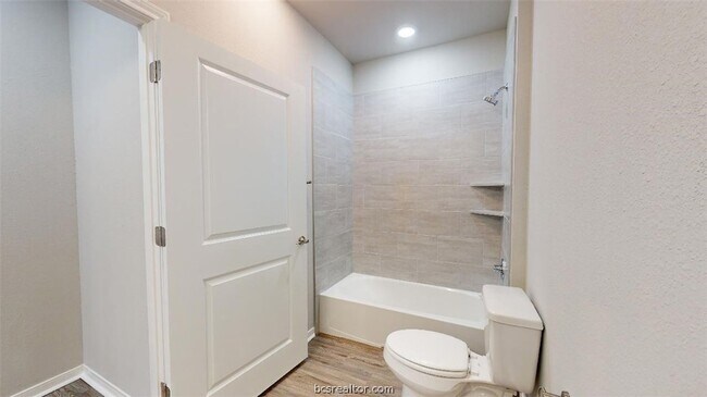 Building Photo - 1326 Prairie Dr
