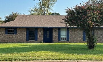 Building Photo - Single Family Home