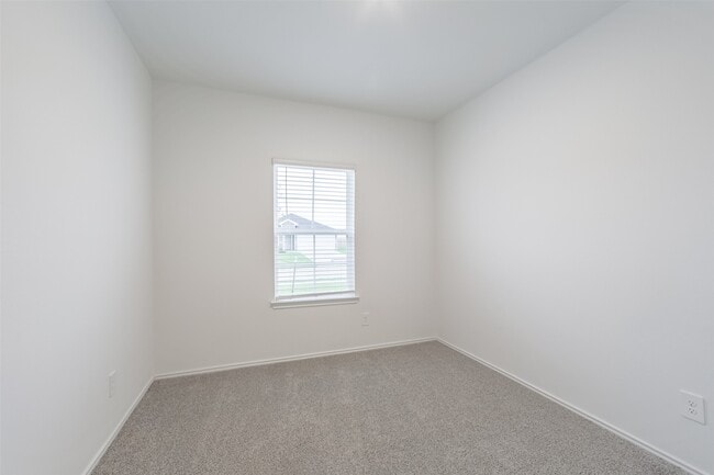 Building Photo - 2209 Laurel Bloom Ln