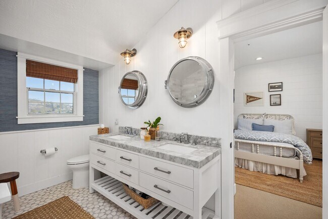 Building Photo - Luxury Ocean View Home in Sea Pointe Estat...