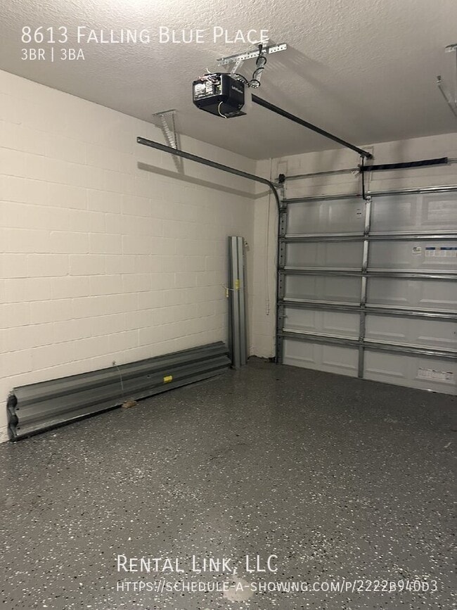 Building Photo - 8613 Falling Blue Pl