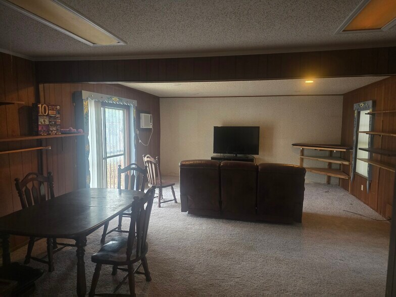 Building Photo - 3251 W Woodlawn Ave