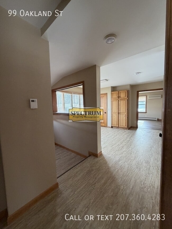 Building Photo - 99 Oakland St