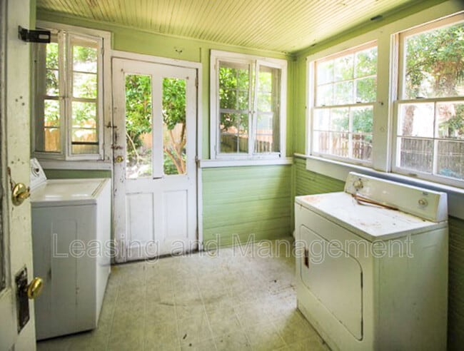 Building Photo - 294 Sumter St