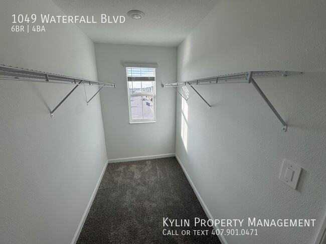 Building Photo - 1049 Waterfall Blvd