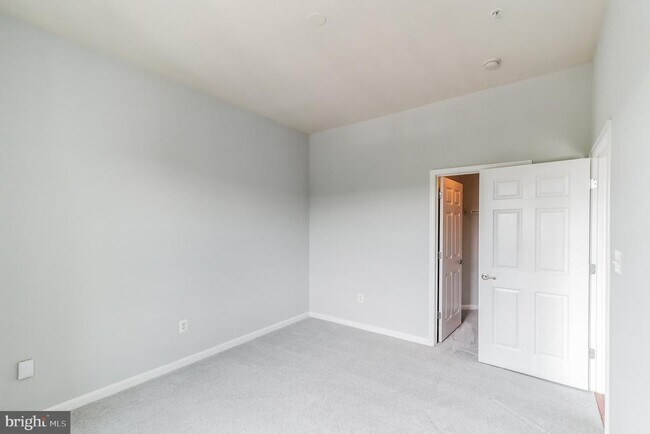 Building Photo - 21210 McFadden Square