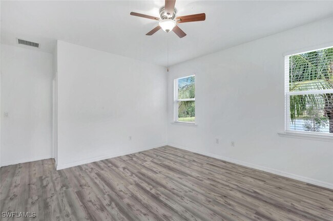 Building Photo - 10824 Alvara Way