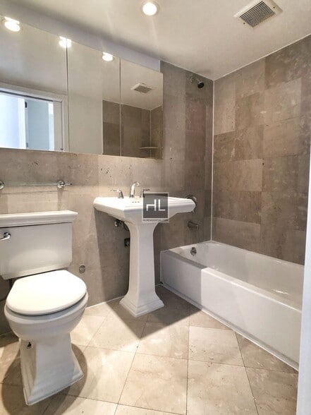 Building Photo - E 100TH ST.