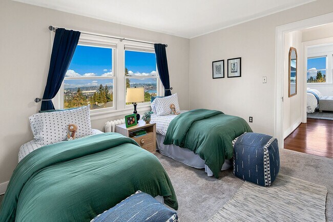 Building Photo - Capitol Hill View Home