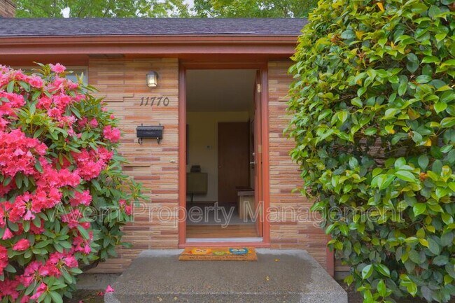 Building Photo - 11770-11780 SW Bowmont Ln