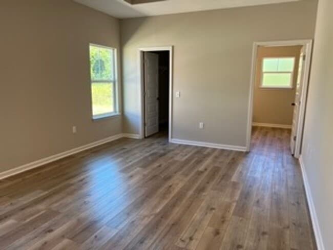 Building Photo - 6415 Wildwood Ct