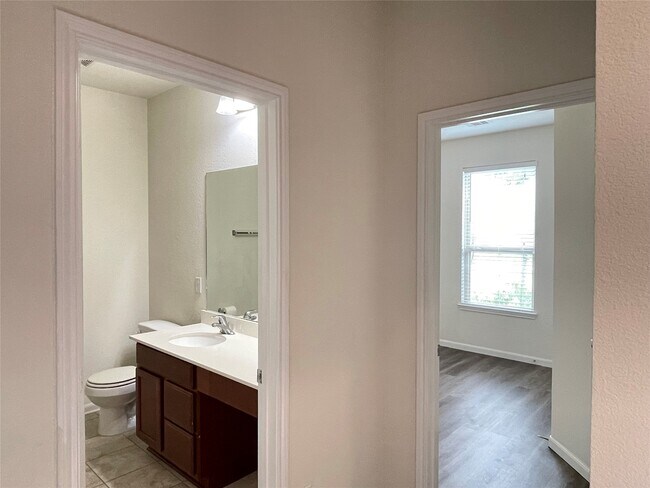 Building Photo - 28519 Willow Orchard Ln