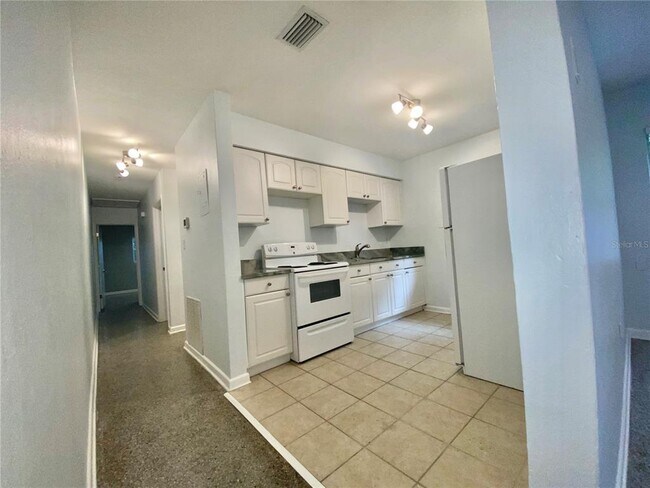 Building Photo - 1022 Delaney Park Dr