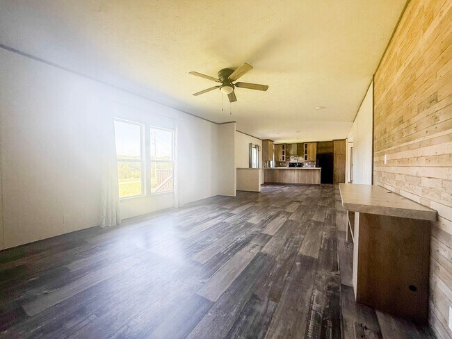 Building Photo - Spacious 4-Bedroom Home on 1 Acre in Peaceful Rickman Setting