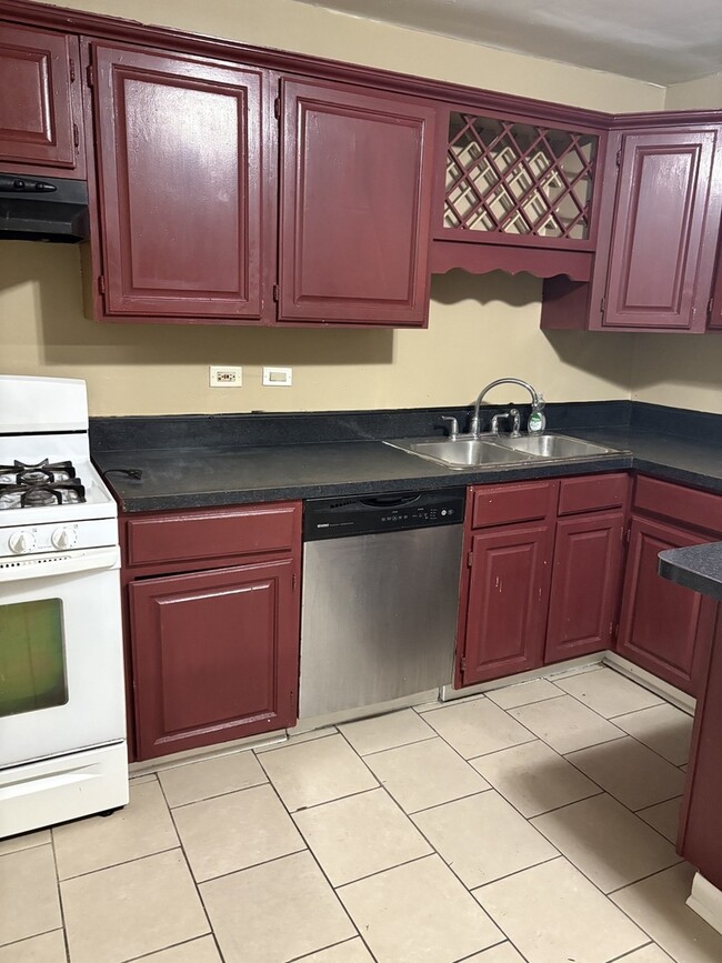 Building Photo - 2035 171st St