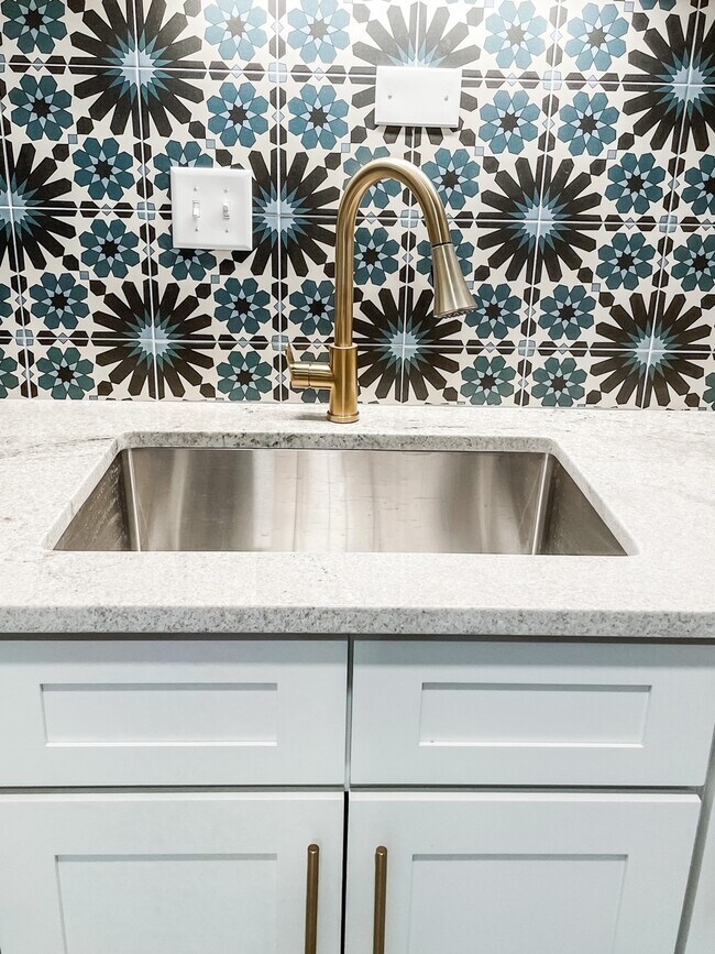 Stunning details - 7055 Hampton Ave