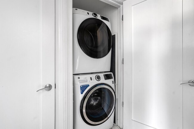 Building Photo - 34 Cambridge Wy