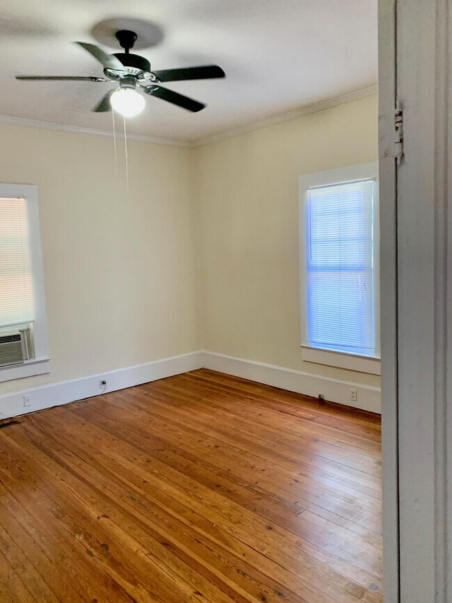 Building Photo - 179 Park Ave