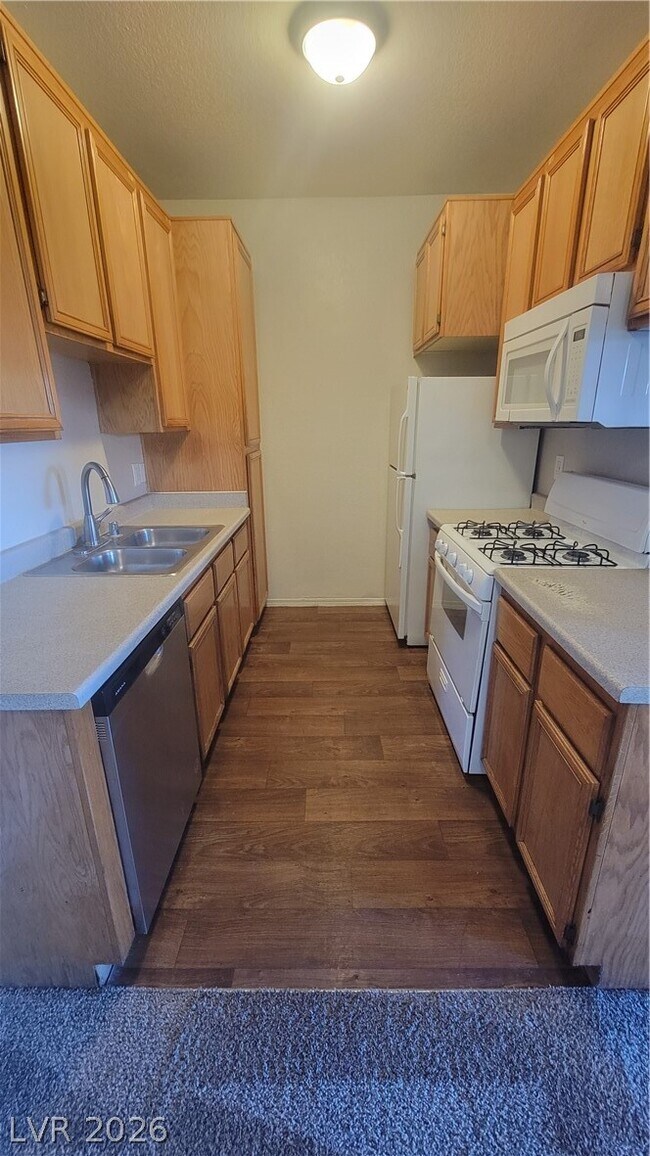 Building Photo - 4730 E Craig Rd