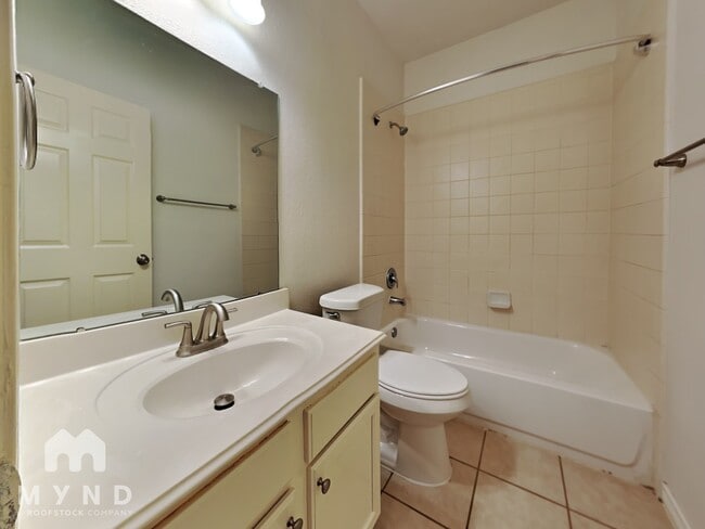 Building Photo - 21635 Falvel Sunset Ct