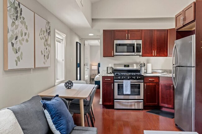 Building Photo - 606 S 2nd St