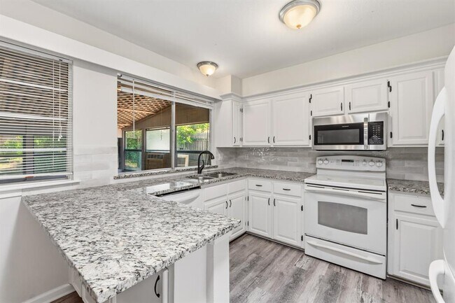 Building Photo - 1409 Desert Quail Ln