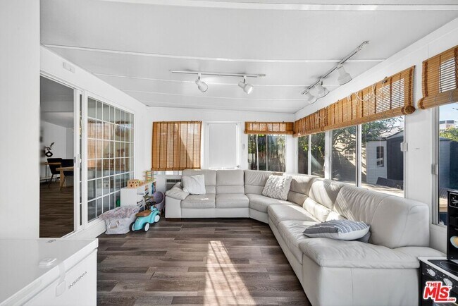 Building Photo - 6257 Bluebell Ave