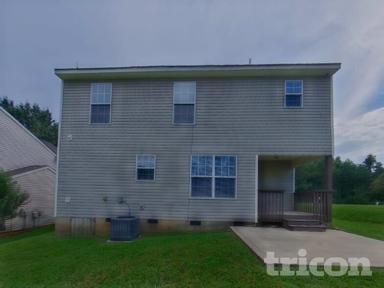 Building Photo - 5203 Holbert Cir