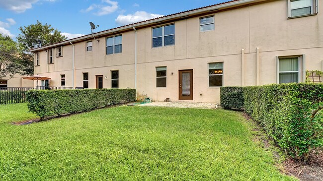 Building Photo - 6439 Azura Lake Rd