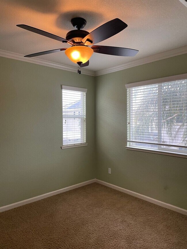 Building Photo - Beautiful 3 Bedroom Home in South Manteca – Prime Location!