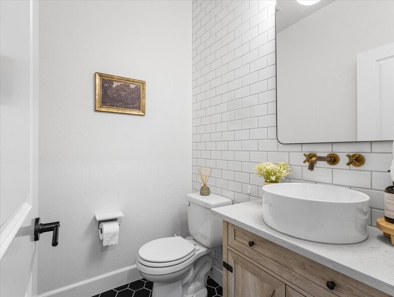 Building Photo - 10300 NE 95th Ave