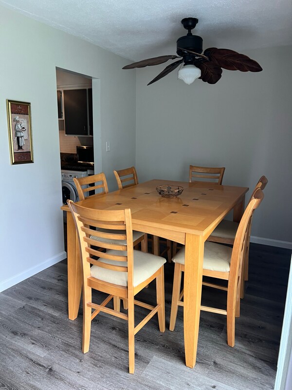 Building Photo - 1836 Colonial Village Way