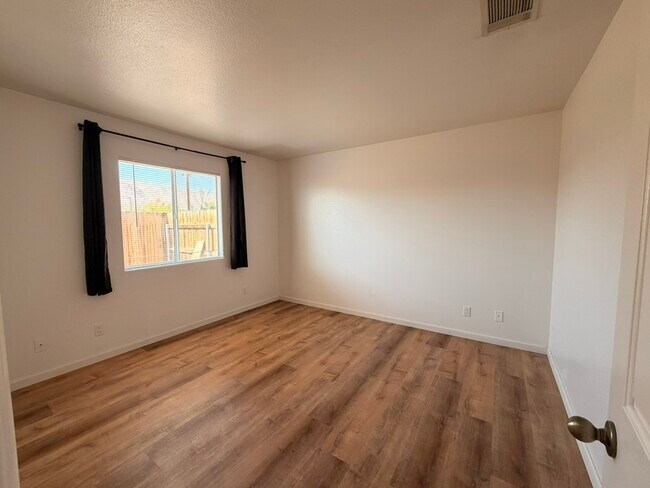 Building Photo - 6330 Mesquite Ave