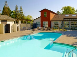 Building Photo - eaves Fremont