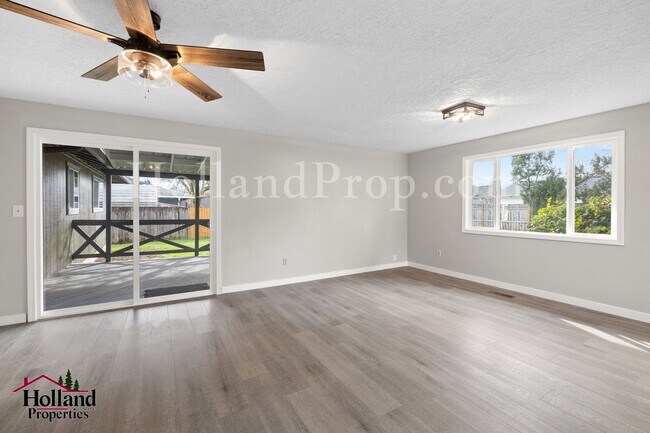 Building Photo - Fully Renovated 4-Bedroom Home with Shop, RV Parking & Expansive Yard – Oregon City