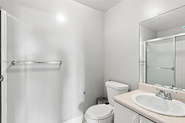 Building Photo - 6976 SW 39th St