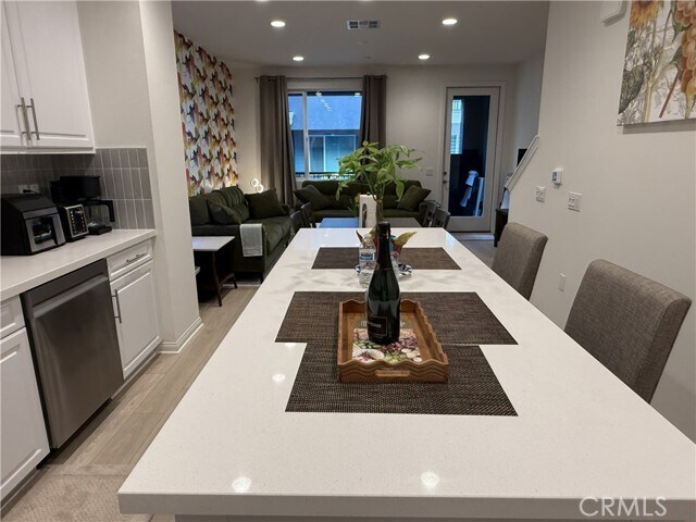 Building Photo - 243 S Sand Palm Dr