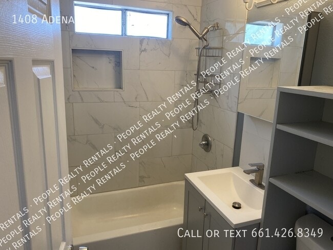 Building Photo - 1408 Adena St