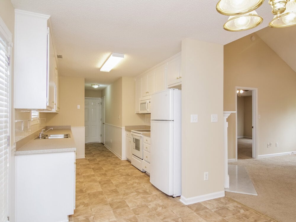 Building Photo - 1136 Larkspur Dr