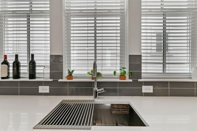 Building Photo - 4501 Night Owl Ln