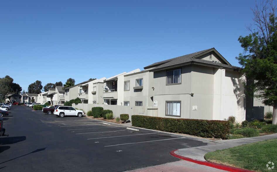 Building Photo - Terre at Creek