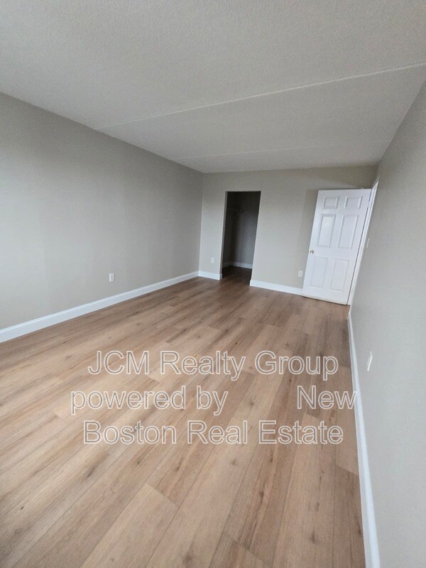 Building Photo - 80 Sagamore St
